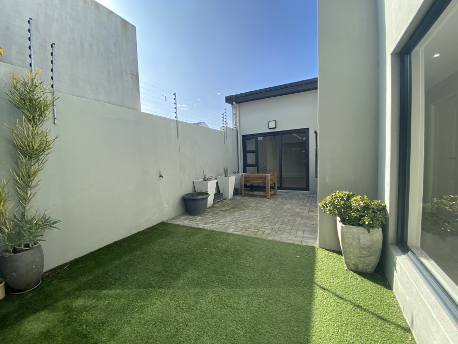3 Bedroom Property for Sale in Sandown Western Cape